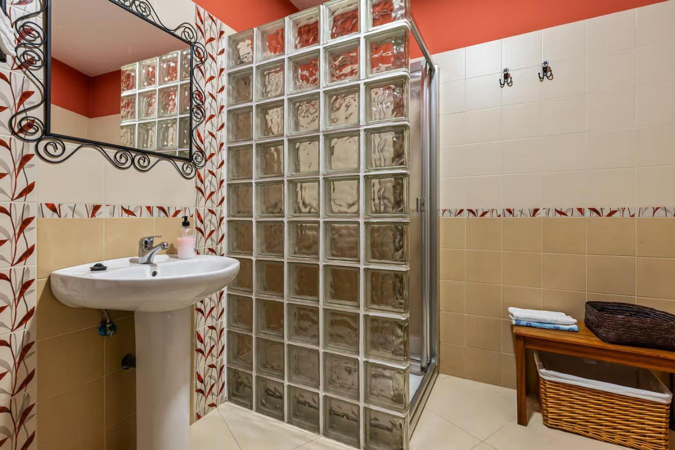 Apartamentos Turisticos As Cetareas Rinlo Habitación foto