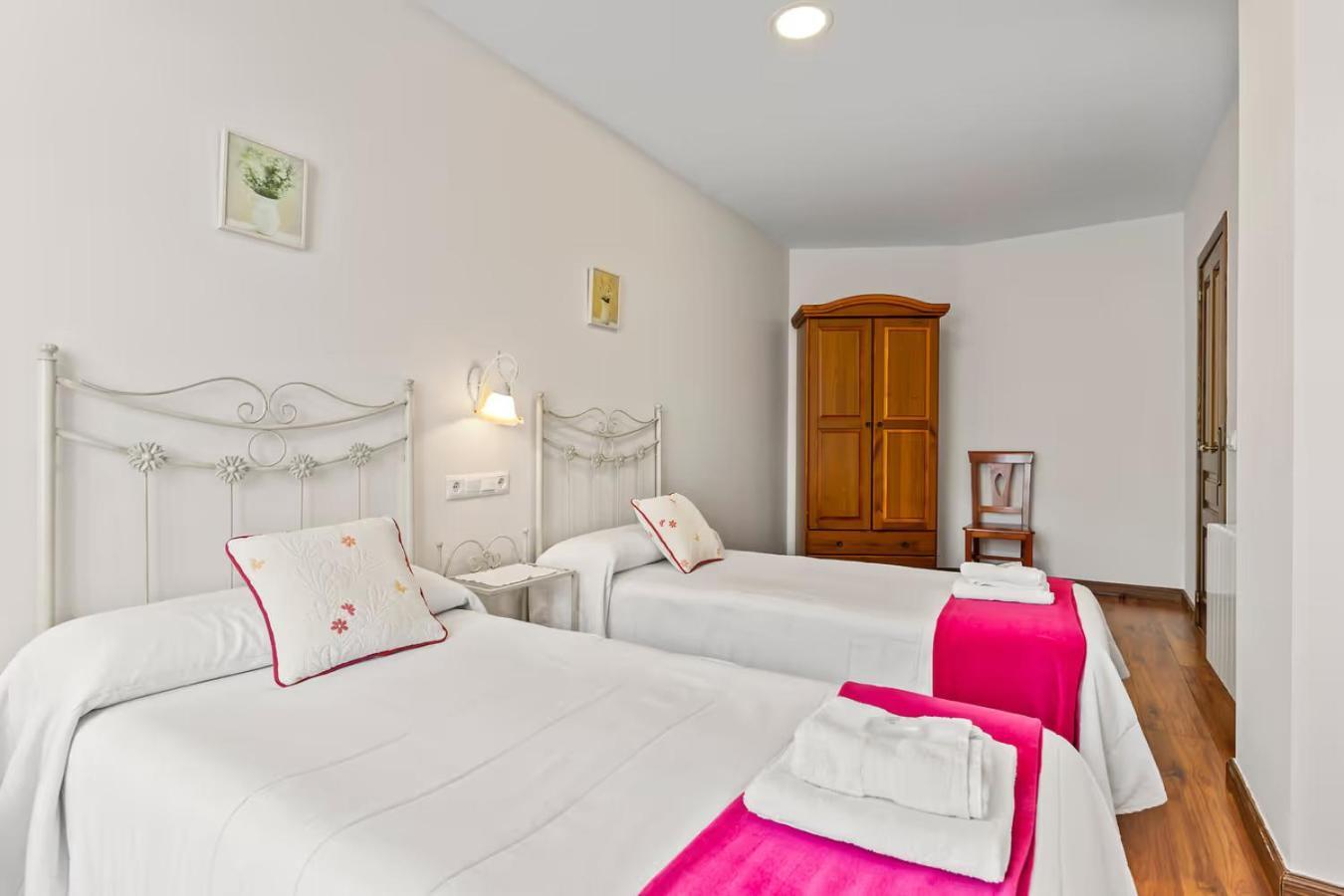 Apartamentos Turisticos As Cetareas Rinlo Habitación foto