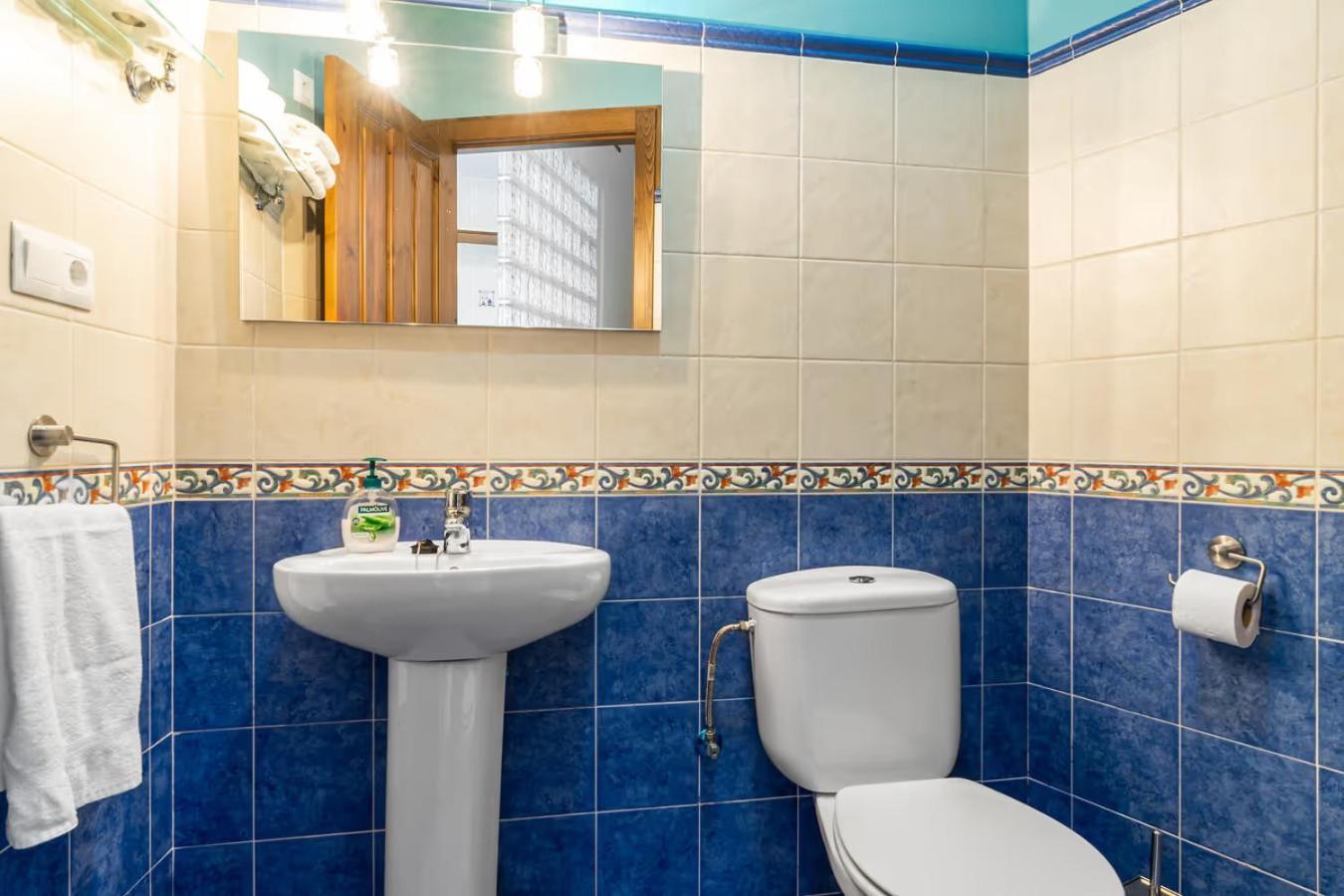 Apartamentos Turisticos As Cetareas Rinlo Habitación foto